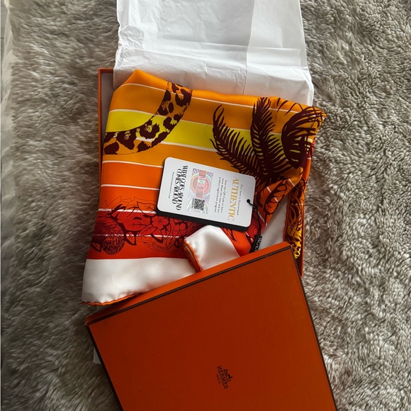Hermes La Maison Jungle Love Orange and Yellow 100% Silk Scarf - Picture 3 of 5